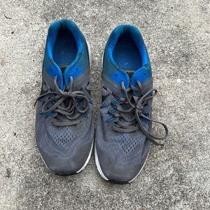 Men Nike Running shoes gray and blue size 12